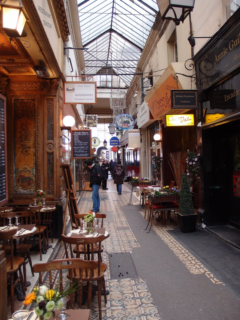 Le passage des Panoramas, à Paris